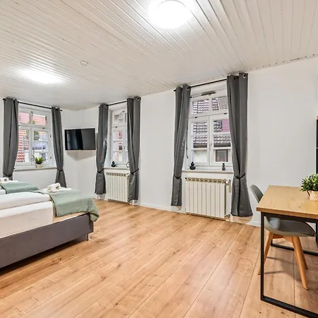 Apartment Sali Homes Uebernachten Im Kulturdenkmal - Weinort