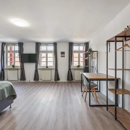 Apartment Sali Homes Uebernachten Im Kulturdenkmal - Weinort *